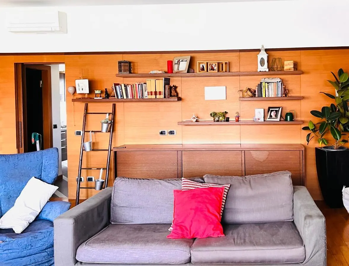 Apartmán La Terrazza Su Milano 0*,